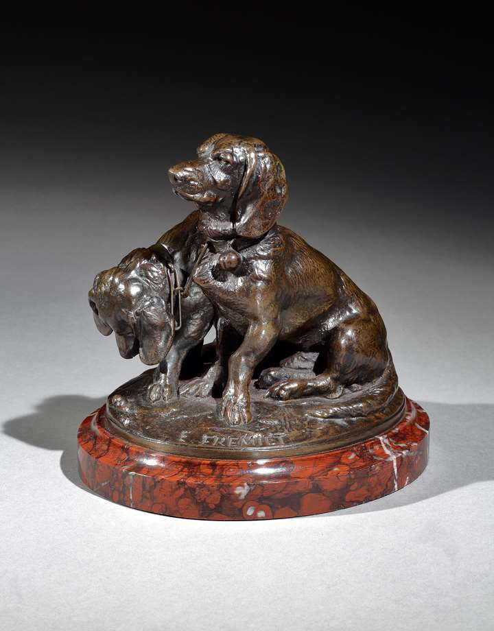 A fair of bronze dachshunds